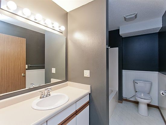 3rd image of 130 Shannon Dr Unit 2