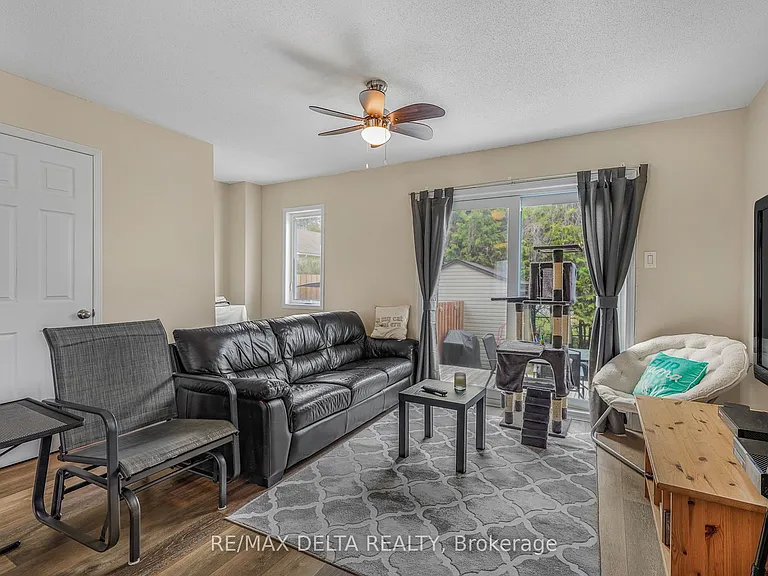 786 Lawrence St — Photo 8