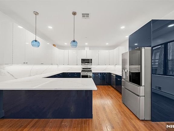 4th image of 1456 River Rd