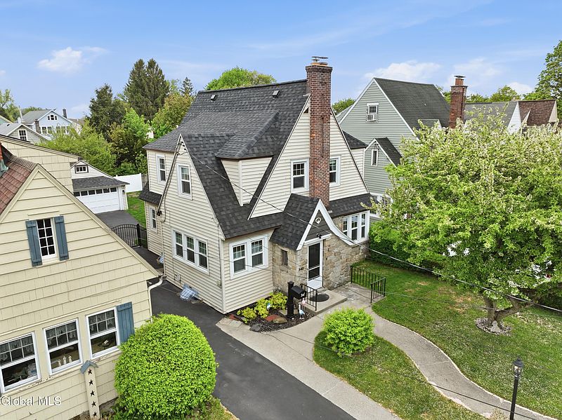 2nd image of 340 Marshland Court