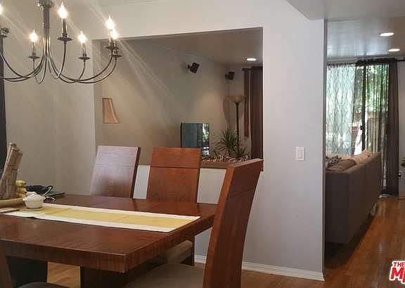 3rd image of 22038 Vanowen St APT 111