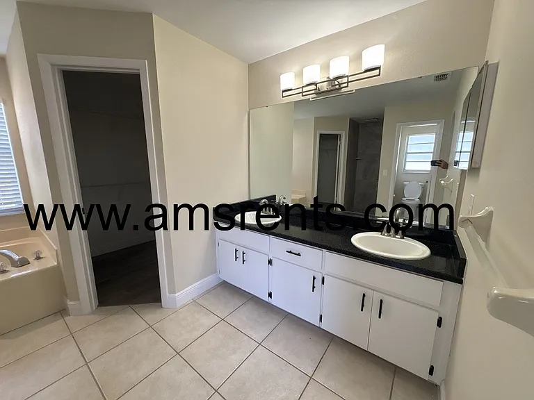 1080 Hali Ridge Ct — Photo 21