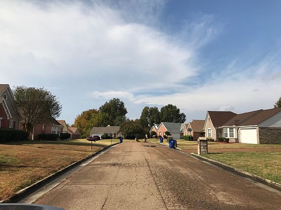 4th image of 6720 Ross Manor Dr