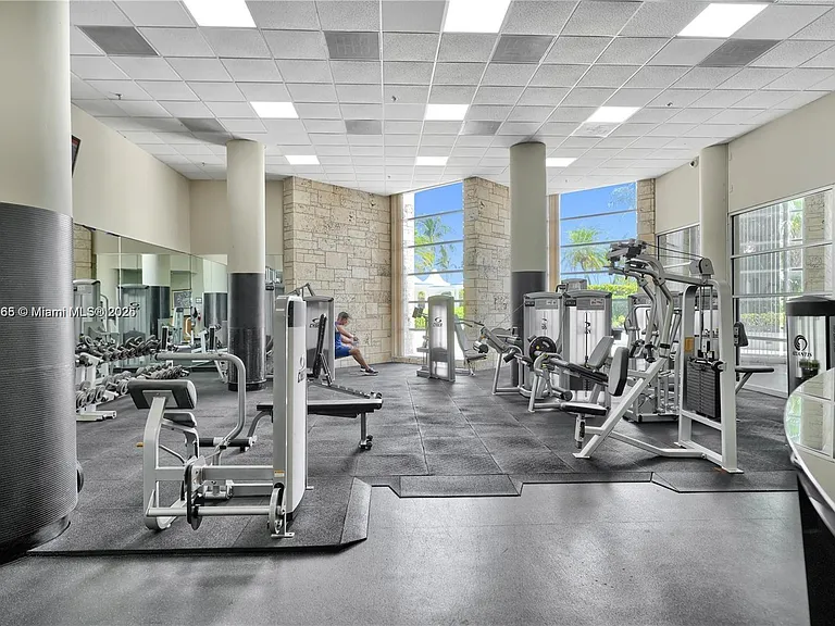 5151 Collins Ave #535 — Photo 34