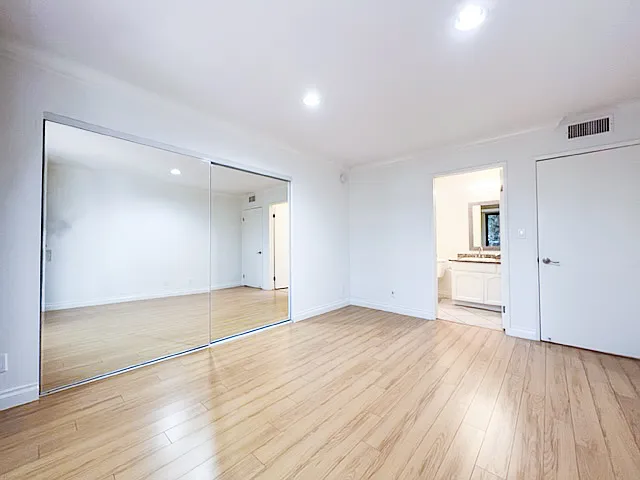5452 Alvern Cir #104 — Photo 6