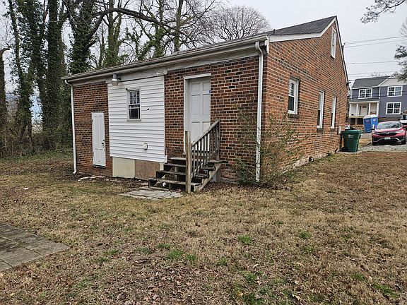 4th image of 3814 Benton Ave