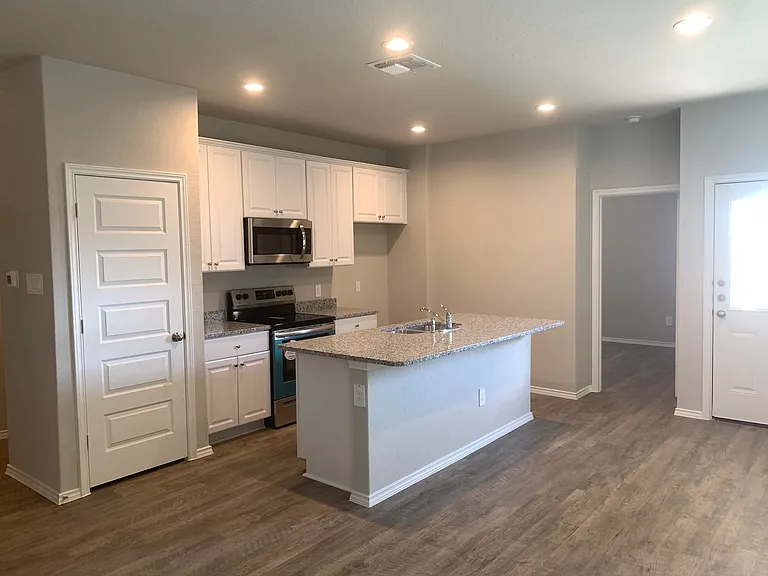 1137 Gracie Way — Photo 6