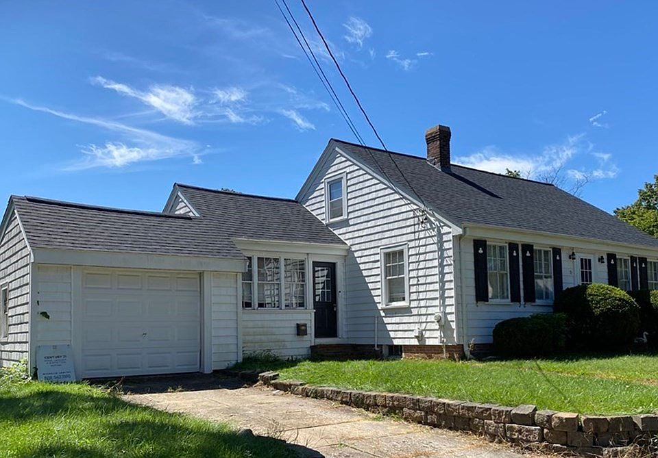 2nd image of 91 Thatcher St