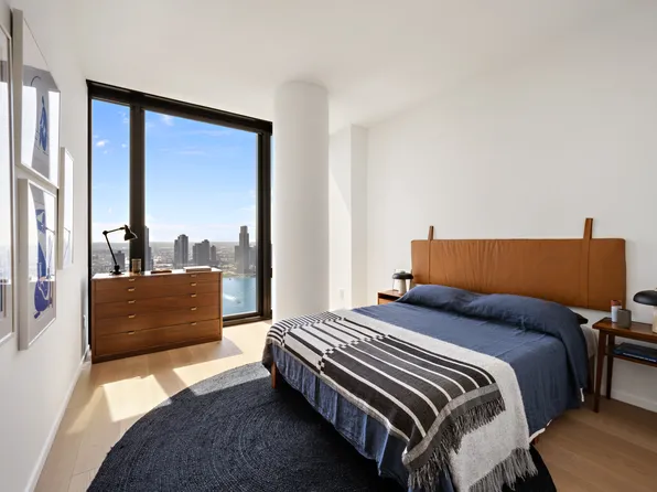 695 First Avenue image 7 of 22