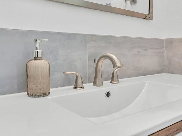 2825 Ball St #3 — Photo 3