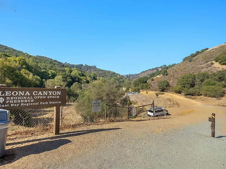 760 Canyon Oaks Dr #D — Photo 24