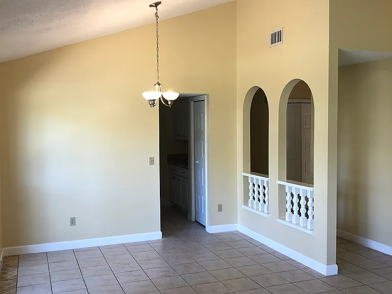 15730 Gardenside Ln — Photo 11