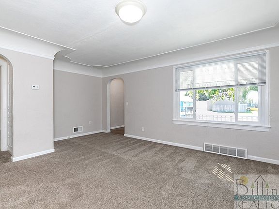 5th image of 445 Howard Ave