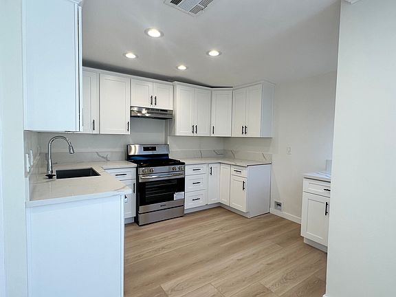 4th image of 500 Hill Dr #B