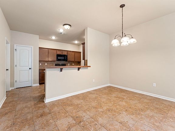4th image of 11394 Ashwood Ct