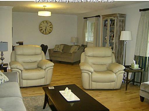 5th image of 5321 Lanham Dr