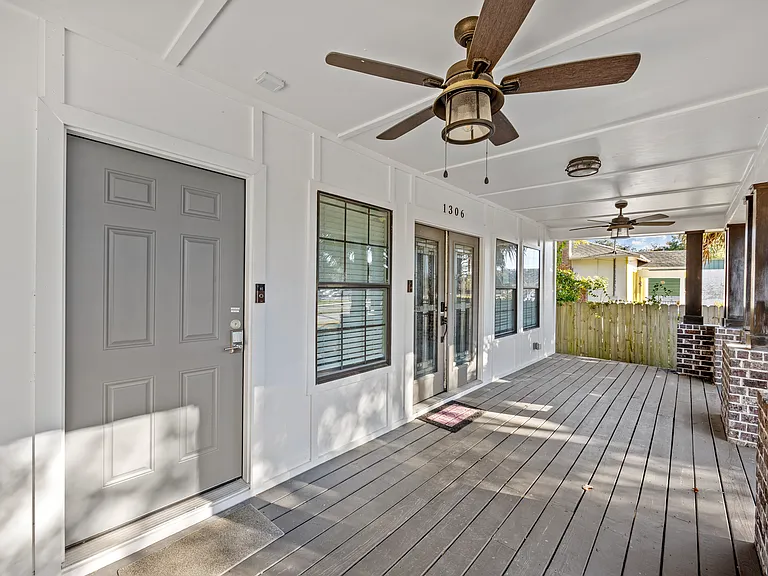 1306 E Gonzalez St #B — Photo 16