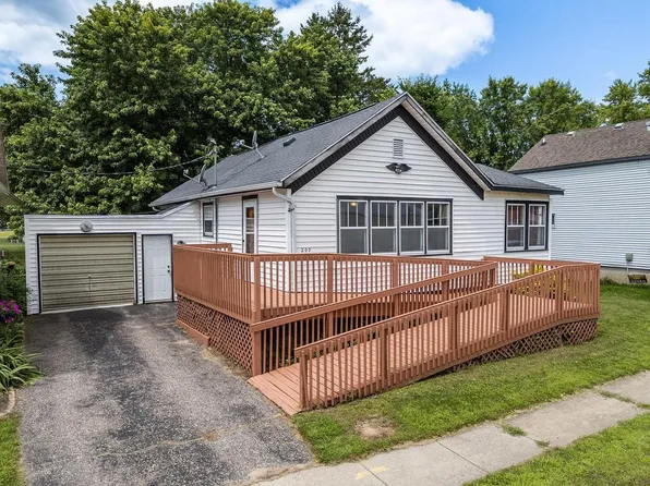 209 West Street, Wonewoc, WI 53968