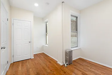 Rented by Safdie Realty Group