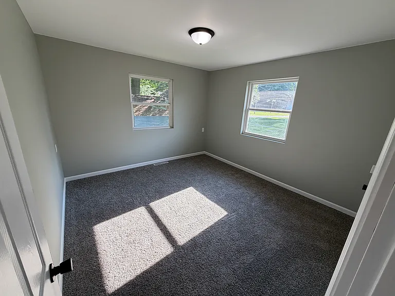 872 Clifford Lake Dr — Photo 9