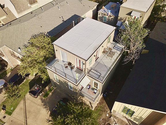 3rd image of 5014 Mission Ave #A & B