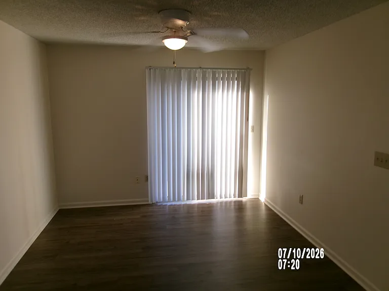 731 9th Ave NE #731 — Photo 4