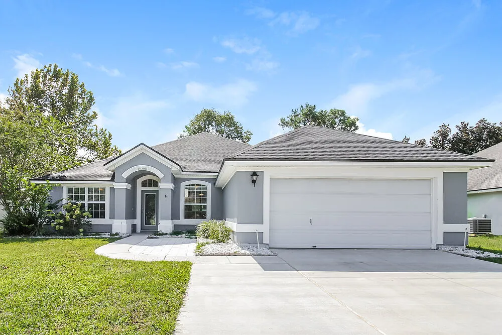 4 bed, 2.0 bath, 1923 sqft, $2,445 — Photo 1