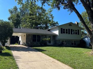 1710 Palm Springs Dr, Vienna, VA 22182