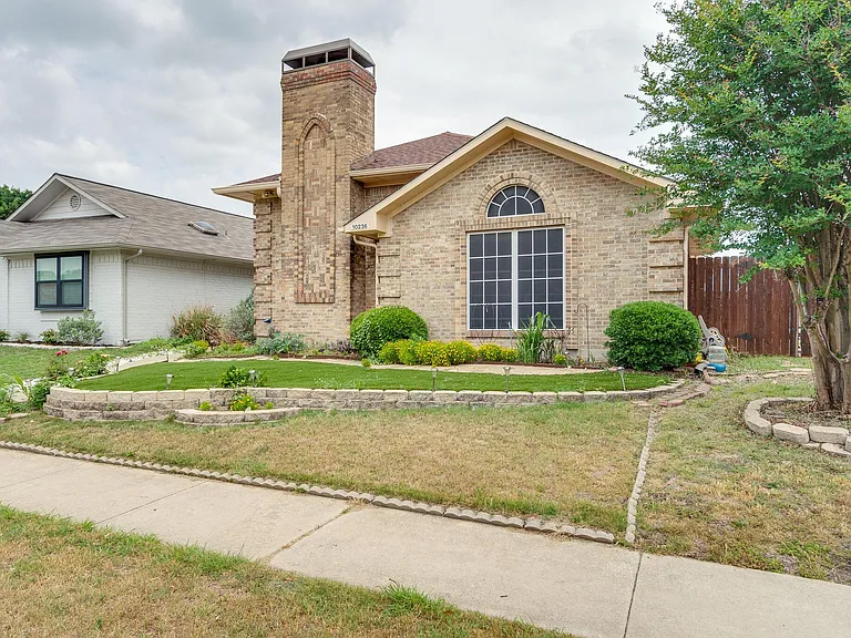 10236 Quest Dr — Photo 3