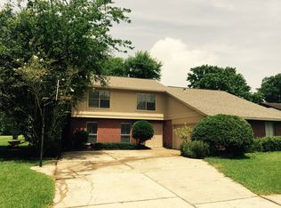 428 E Castle Harbour Dr, Friendswood, TX 77546