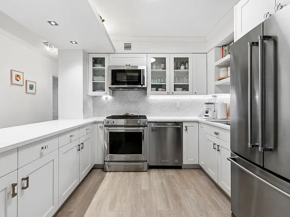 24 E 7th St APT 4D, New York, NY 10003