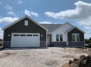 1017 Durango Dr, Hartford, WI 53027