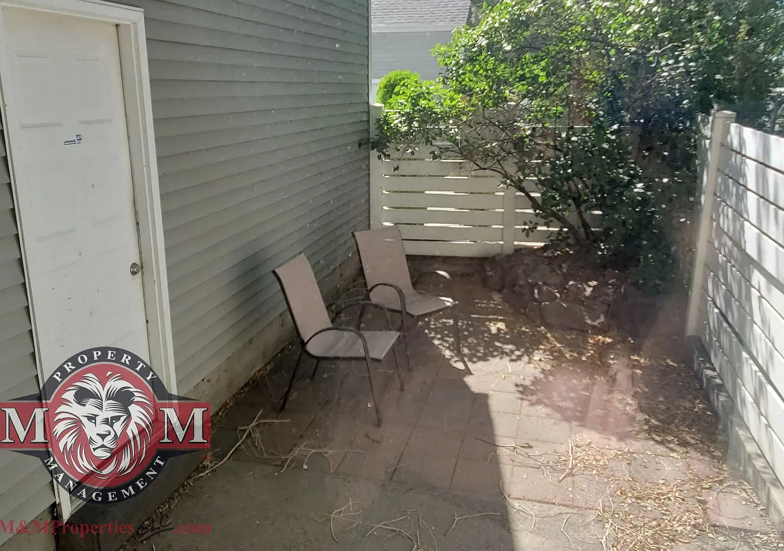 4 Bd 2 Bath Townhome Over 2100 sq ft — Photo 4