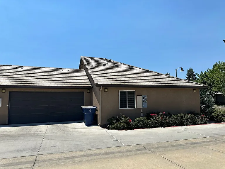2011 Bella Oaks Dr — Photo 4