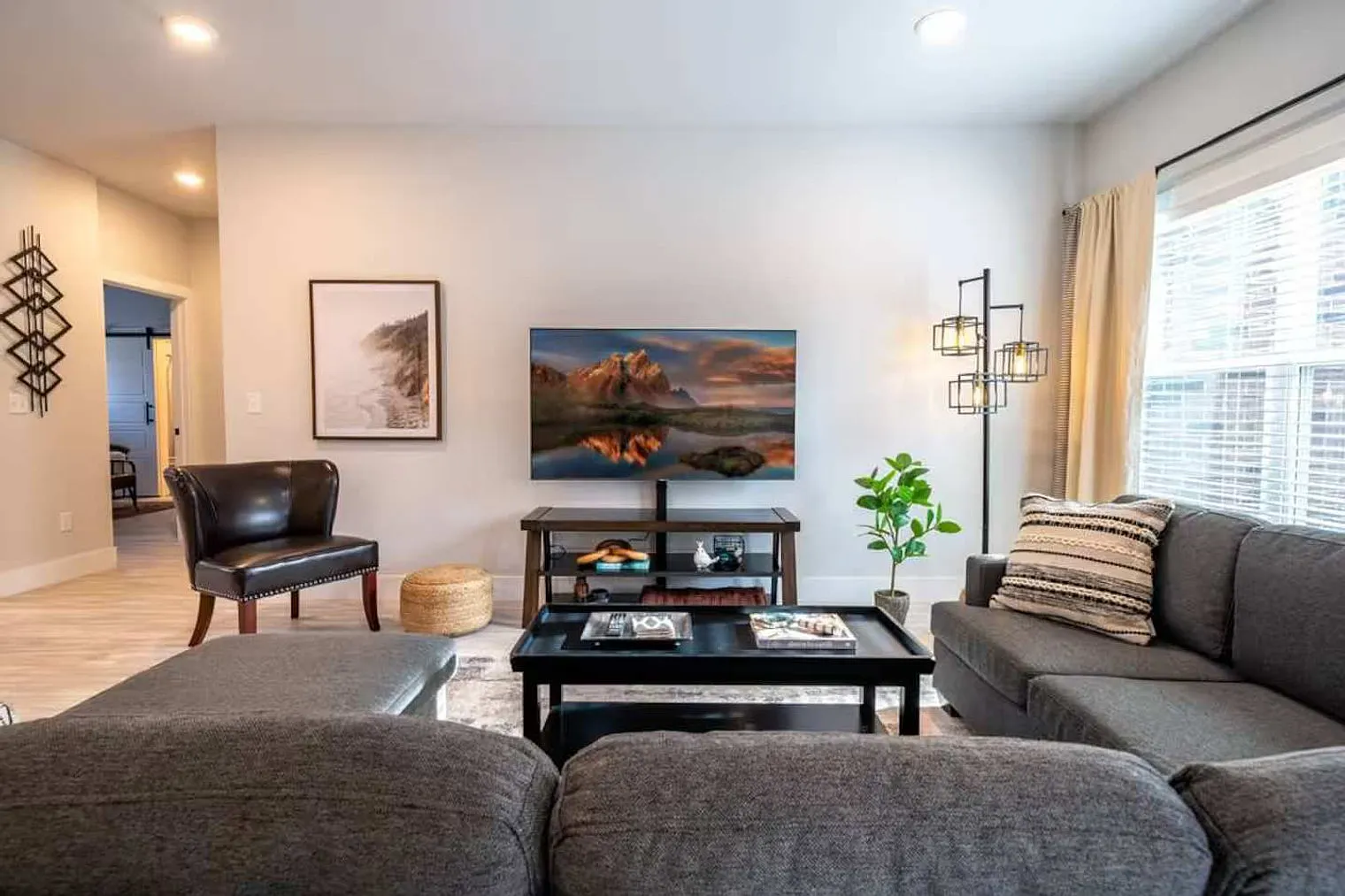 3 bed, 2.0 bath, 1410 sqft, $3,726 — Photo 1