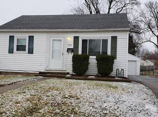 208 W Circle Dr, Dayton, OH 45449