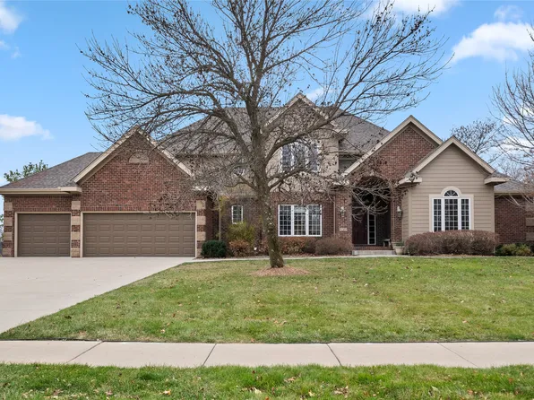 9168 NW 73rd St, Johnston, IA 50131