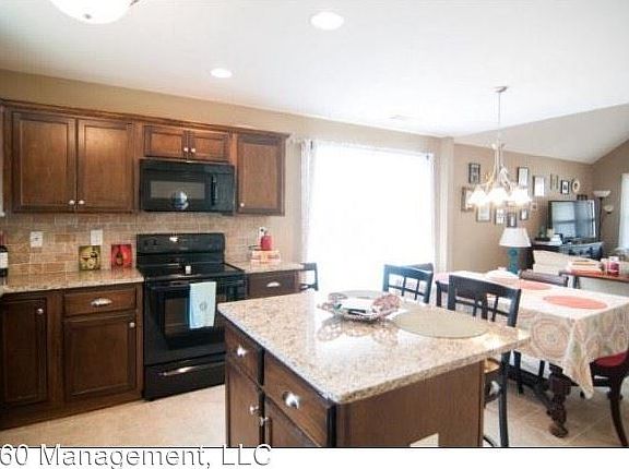 4th image of 2719 Brittany Ln