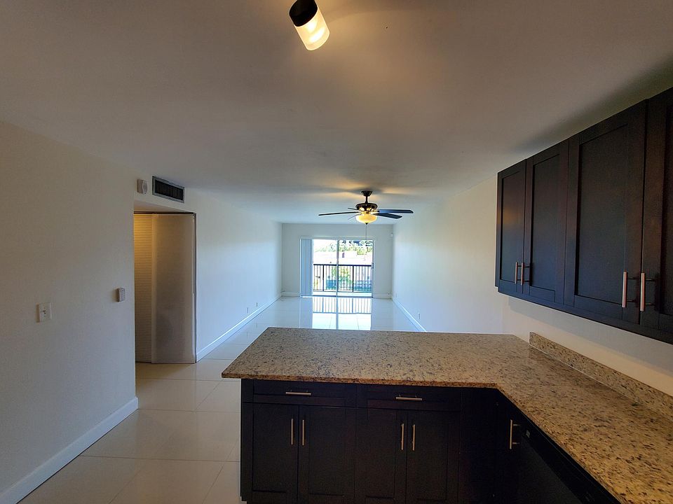1st image of 8005 Lake Dr