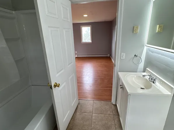 456 Metacom Ave #2, Bristol, RI 02809
