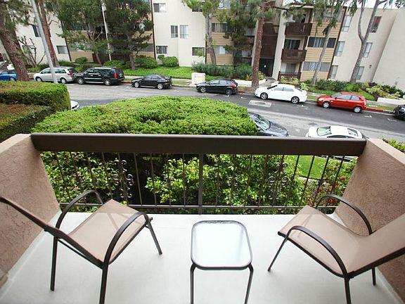 3rd image of 6151 Canterbury Dr Unit 211