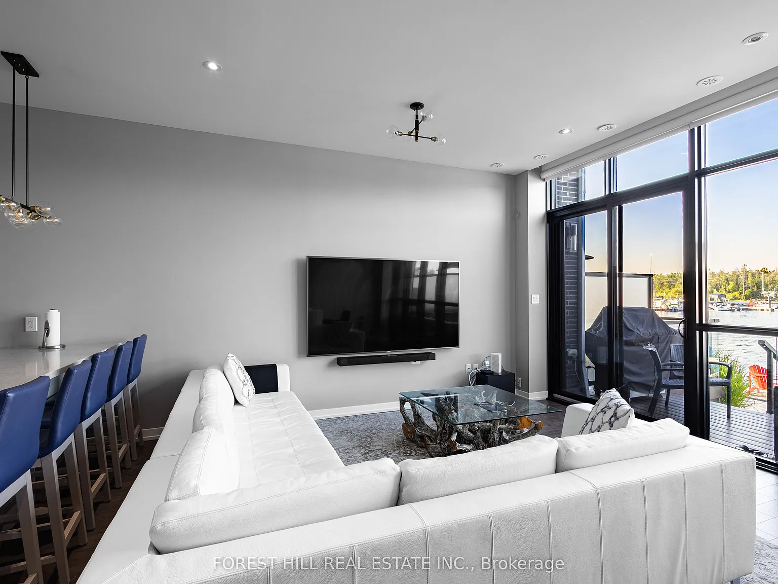 3 bed, $9,800 — Photo 2