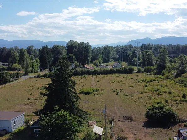 4766 Headquarters Rd, Courtenay, BC V9N 9H4