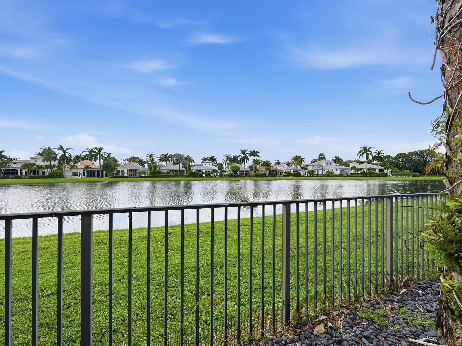 3 bed, 3.5 bath, 2920 sqft, $23,000 — Photo 3