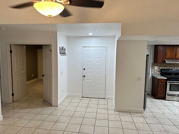 3rd image of 23143 Dunhill Dr