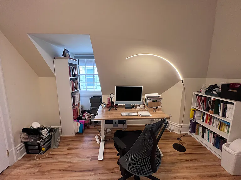 921 College St #2 — Photo 18