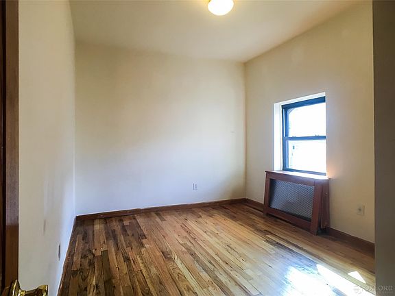 3rd image of 67 W 71st St APT 4