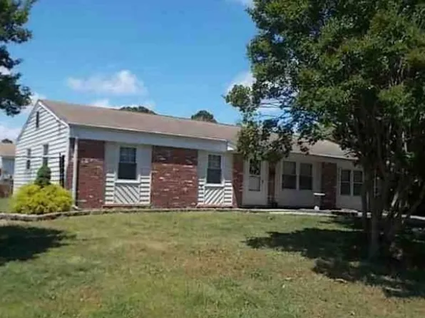 253 Raintree Rd, Virginia Beach, VA 23452