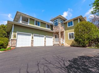 980 Dakota Dr, Woodstock, IL 60098
