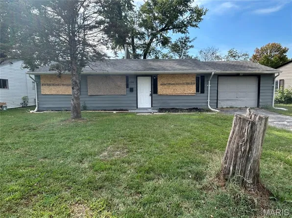 1706 Andrews Dr, Cahokia, IL 62206